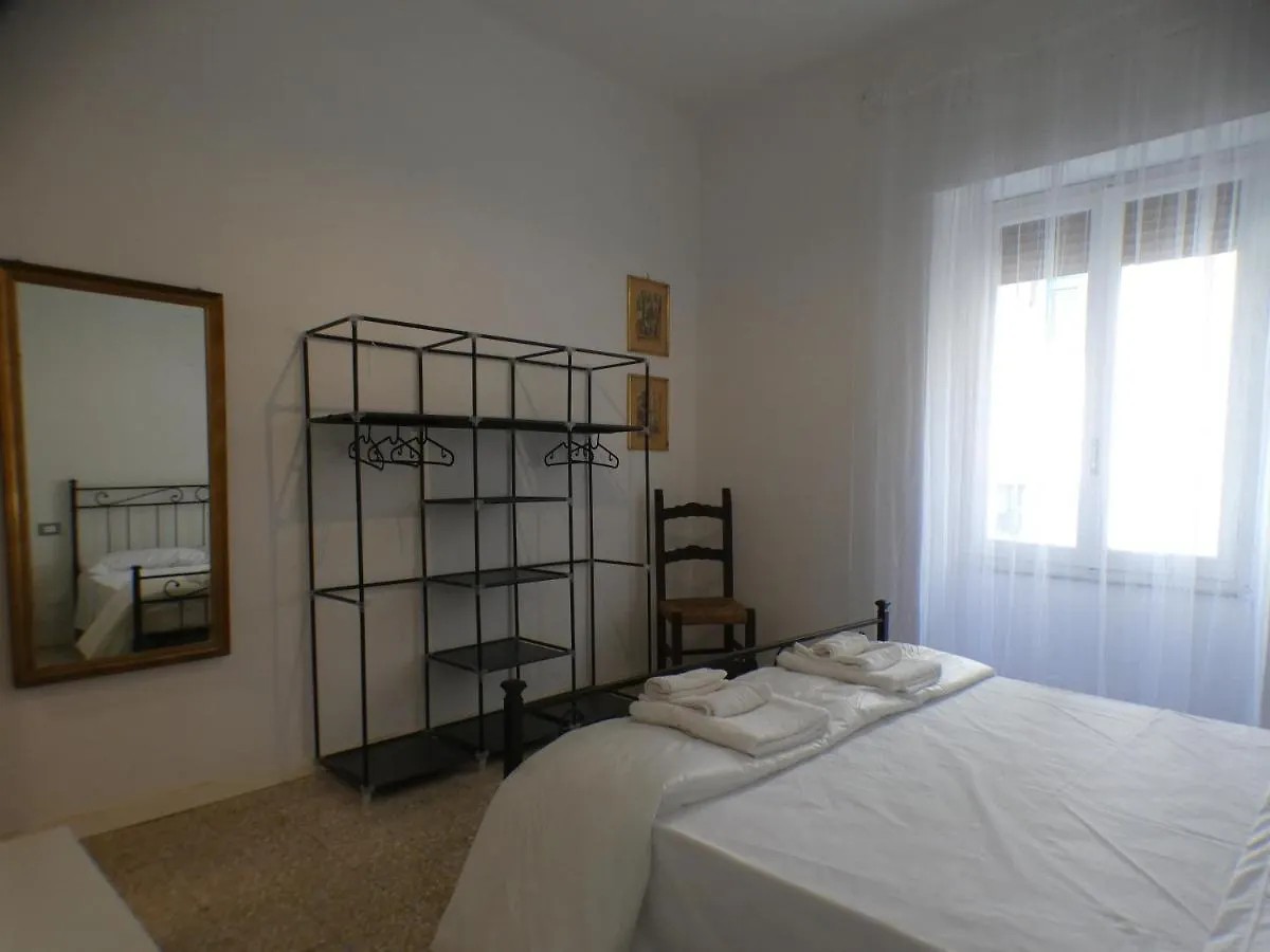 A La Gare Apartment La Spezia 0*,  Italy